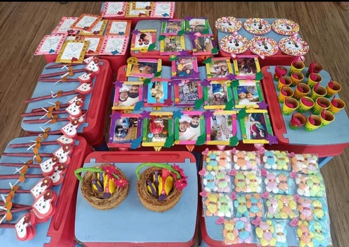 Planter Stand with Pots